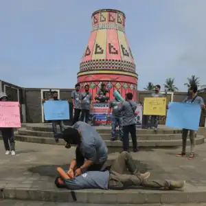 JAB Gelar Aksi Teatrikal Bela Wartawan Aceh Tengah yang Diancam Dibunuh Karena Berita
