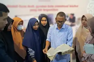 Mahasiswa UIN Ar-Raniry Belajar Filologi di Rumoh Manuskrip Aceh Cek Midi