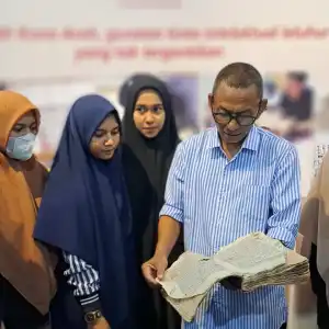 Mahasiswa UIN Ar-Raniry Belajar Filologi di Rumoh Manuskrip Aceh Cek Midi