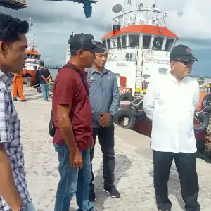 Pantai Suak Indrapuri Aceh Barat Diduga Tercemar Minyak