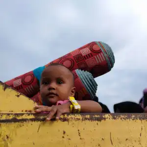 Warga Pindahkan 110 Pengungsi Rohingya ke Kantor Bupati Aceh Utara