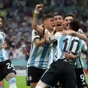 Tumbangkan Meksiko 2-0, Argentina Berpeluang Lolos 16 Besar