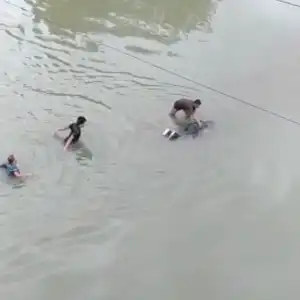 Mayat Tanpa Identitas Ditemukan Mengapung di Sungai Krueng Aceh