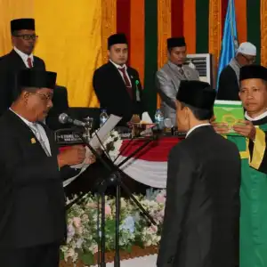 Gantikan Ustadz Am, Fakhrurrazi Dilantik Jadi Anggota DPRK Pijay