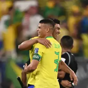 Satu Gol Casemiro Antarkan Brazil Lolos ke 16 Besar