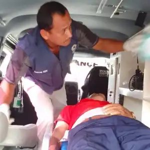 Seorang Kakek asal Simeulue Tak Sadarkan Diri Saat Asyik Minum Teh di Warkop Aceh Barat