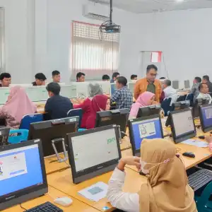 496 Calon Anggota PPK di Banda Aceh Ikut Tes CAT