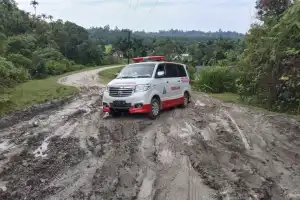Akses Utama di Kecamatan Alafan Simeulue Rusak Parah