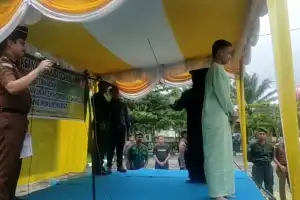 3 Pejudi Online di Nagan Raya Dicambuk