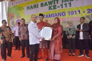 Petani Sawit di Aceh Tamiang Terima Sertifikat Hak Milik Gratis