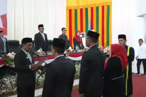 Ketua DPRK Pijay Lantik 3 Anggota PAW
