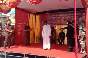 7 Pejudi dan 1 Terpidana Pelecehan Sesama Jenis di Agara Dicambuk