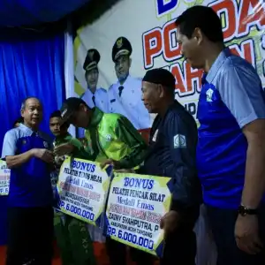 Atlet PORA asal Aceh Tamiang Terima Bonus dari Bupati