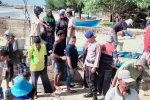 Polairud Polres Abdya Pastikan Penyaluran BBM Untuk Nelayan Tepat Sasaran