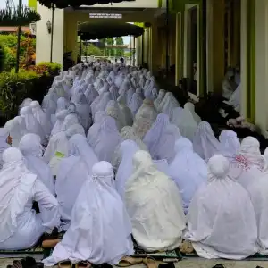 Warga Pijay Larut Dalam Zikir Mengenang Gempa dan Tsunami Aceh