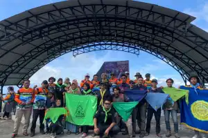 Semarakkan HUT Bener Meriah, Mapala UGL Ikut Ekspedisi ke Burni Telong