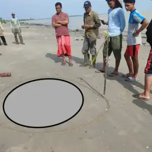 Mayat Tanpa Identitas Ditemukan Membusuk di Pantai Aceh Timur