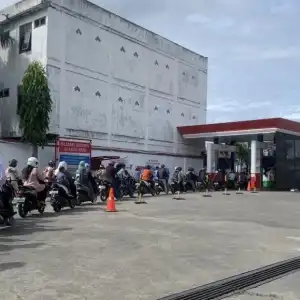 Banyak Kendaraan di Aceh Bolak-balik Isi Solar hingga Ratusan Liter