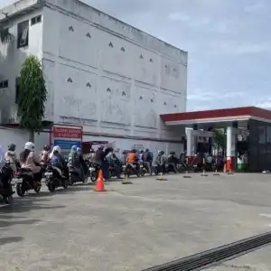 Anggota DPRA Minta Libatkan BIN Atasi Antrean BBM di Aceh
