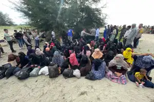 Ada Wanita Hamil dalam Rombongan Rohingya yang Terdampar di Aceh Besar