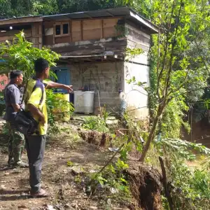 Dapur Rumah Warga di Indrapuri Aceh Besar Ambruk Akibat Abrasi