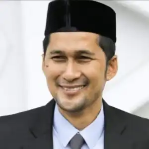 PJ Bupati Agara Minta Warga Hentikan Aktivitas saat Azan Berkumandang