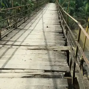 Warga Desa Juar Aceh Tamiang Minta Jembatan Penghubung Direnovasi