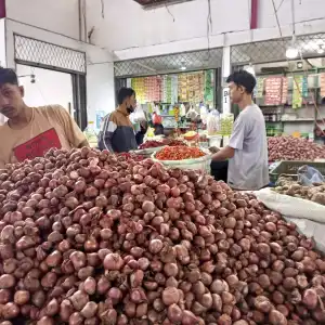 Harga Bawang Merah di Pasar Al Mahirah Naik Jadi Rp42 Ribu Per Kilogram