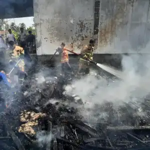Usaha Mebel Kayu di Darussalam Terbakar, Sebagian Barang Ludes