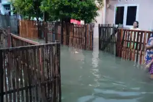 Banjir Rendam Perkampungan di Pidie, Warga Mulai Mengungsi