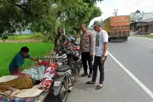 Kapolda Aceh Santuni Ayah Anak yang Viral Bawa Berobat Pakai Becak