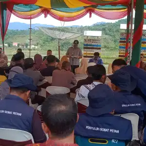 Banyak Kendala, Petani Abdya Curhat ke Pj Bupati Saat Tanam Serentak