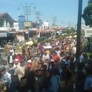 Ratusan Kepala Desa di Agara Geruduk DPRK