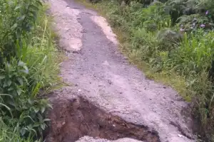 Jalan Rembele Timur Bener Meriah Nyaris Putus