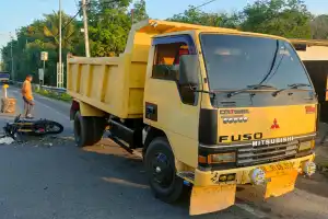 Mahasiswa di Aceh Barat Tewas Usai Tabrak Truk Antrean BBM di SPBU