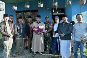 Pj Bupati Bener Meriah Santuni Balita Penderita Hidrosefalus