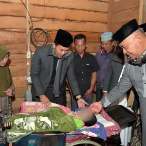 Bocah Penderita Lumpuh Otak Dapat Bantuan dari Pj Bupati Bener Meriah