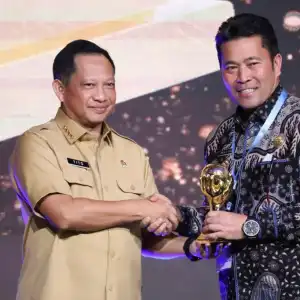 169 Ribu Warganya Terdaftar JKN, Pj Bupati Bener Meriah Dapat Penghargaan dari Wapres