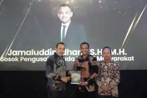 Jamal Idham Terima Penghargaan Sosok Pengusaha Muda Peduli Masyarakat