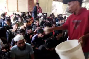 Rohingya yang Terdampar di Aceh Timur Ditampung Sementara di Padang Tiji