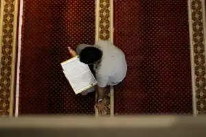 [Foto] Suasana Iktikaf Ramadan di Masjid Oman Banda Aceh