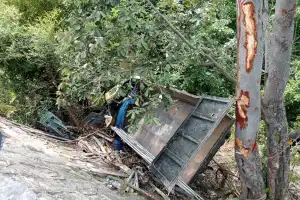 Cegah Kecelakaan, Polisi Larang Mobil Barang Angkut Penumpang
