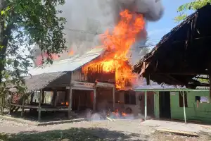 3 Rumah Warga di Pidie Terbakar, Satu Diantaranya Milik Nenek Berusia 90 Tahun
