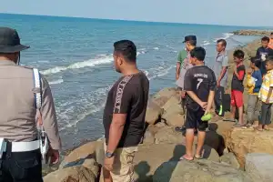 Nelayan Pijay Hilang di Kapal, Diduga Jatuh ke Laut saat Buang Hajat