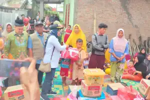 Dinsos Salurkan Bantuan Masa Panik Bagi Korban Kebakaran di Agara