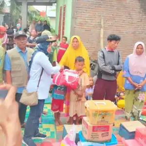 Dinsos Salurkan Bantuan Masa Panik Bagi Korban Kebakaran di Agara