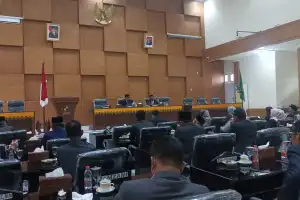 Diwarnai Aksi Walkout, DPRK Tetapkan Komisioner KIP Pidie
