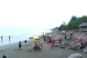 Pasi Sukon Sigli: Wisata Murah tapi Berserak Sampah