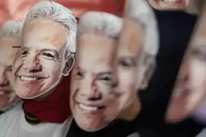 Kemunculan Ganjar di Azan Magrib TV Bukan Pelanggaran