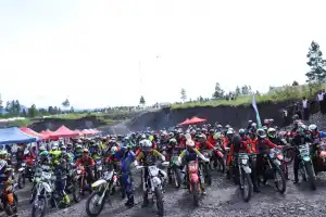 300 Rider Aceh-Sumut Jelajahi Pesona Alam Bener Meriah�